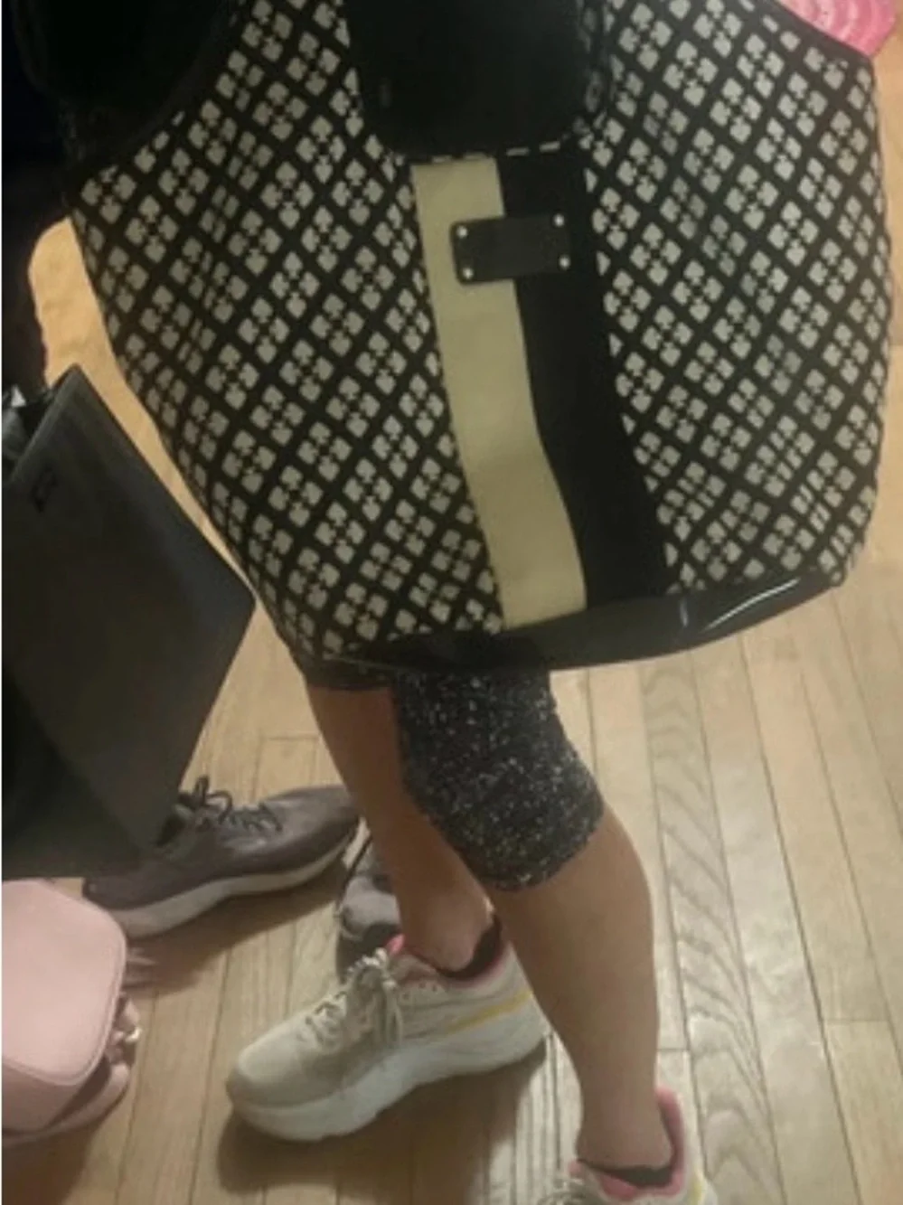 Kate Spade Black & Cream Patterned shoulder hobo Bag - comfortable to carrry